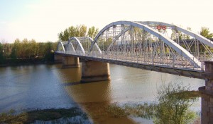 Puente de hierro, Coria