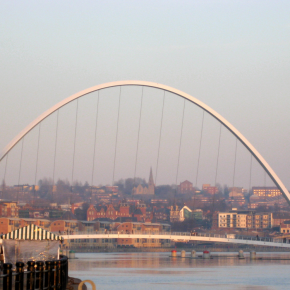Puente Gateshead Millenium Bridge