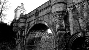 Puente-Overtoun-Perros-Suicidas-5.png