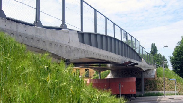 Puente calle Lindenthaler (Leipzig)