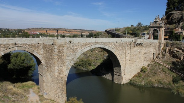 Puente de Alcántara en Toledo (fotografía de Thierry Lacroix)